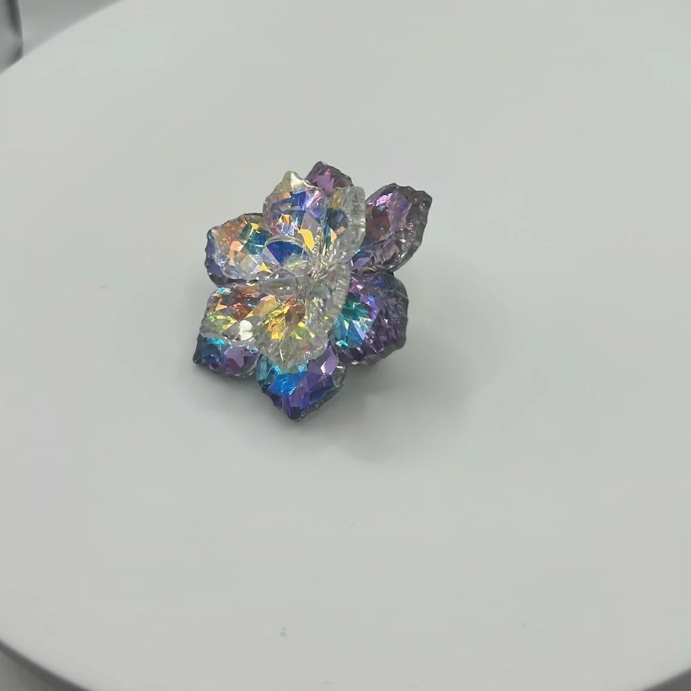 847. Iridescent Flower Crystal Brooch